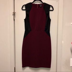 Adorable maroon/black dress
